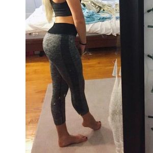 Grey cropped workout leggings